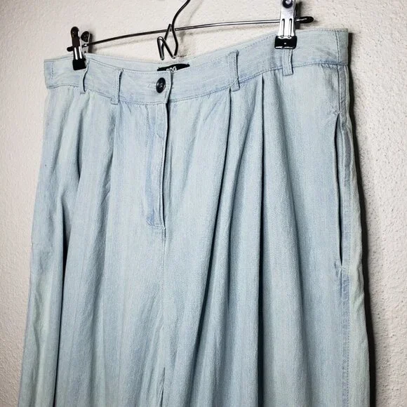 UO BDG Women's Highrise Ombre Light Wash Wide-Leg Jeans Sz 10 (1160) - Picture 2 of 8